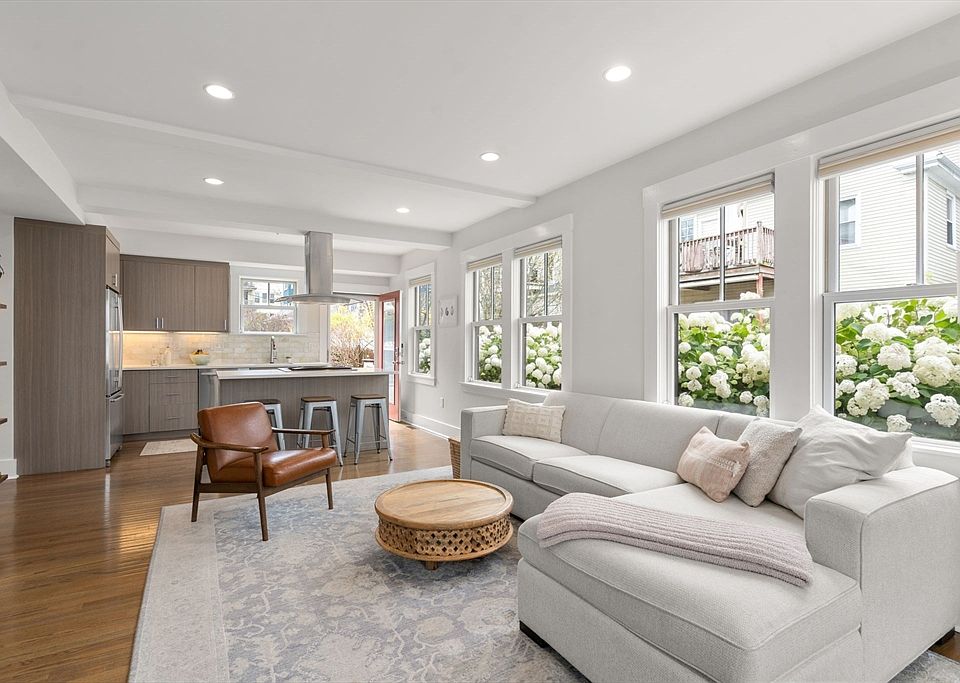 1st image of 43 Salcombe St #3