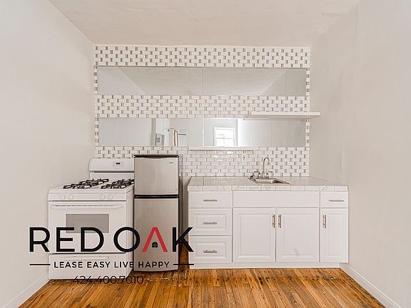 3rd image of 836 Sanborn Ave APT 304