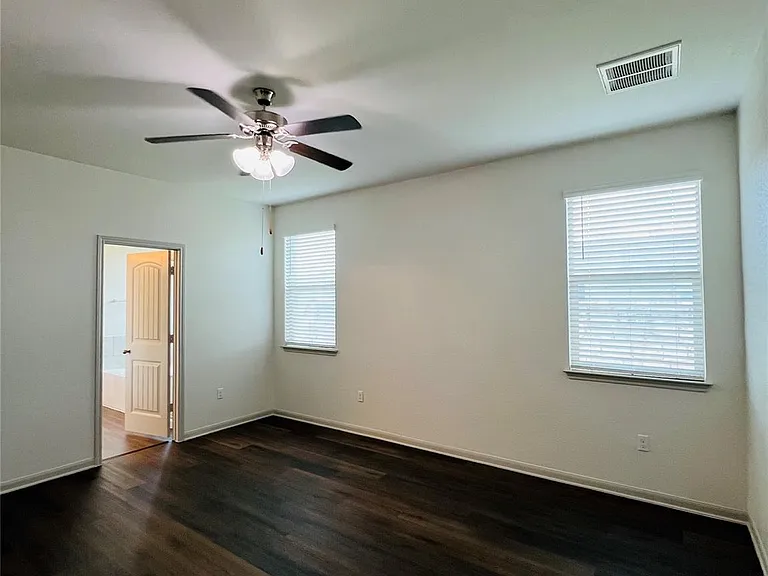 16901 Aventura Ave — Photo 9