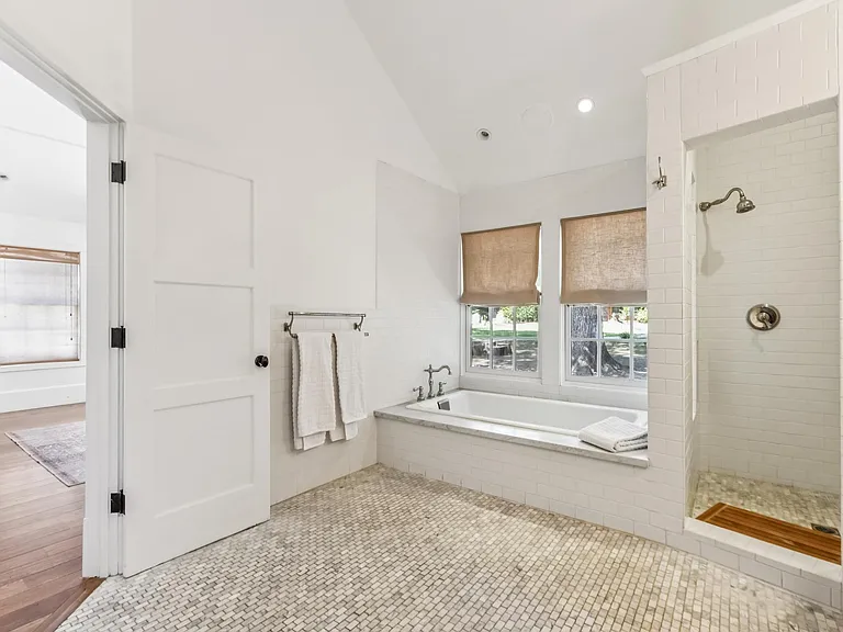1156 Butterfield Rd — Photo 26