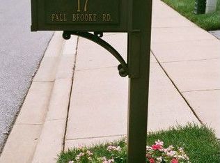 17 Fall Brooke Rd, Newark, DE 19711