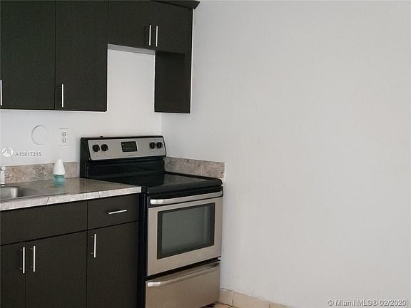2nd image of 156 NW 12th St #2