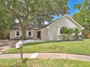 2007 Round Lake Dr, Houston, TX 77077