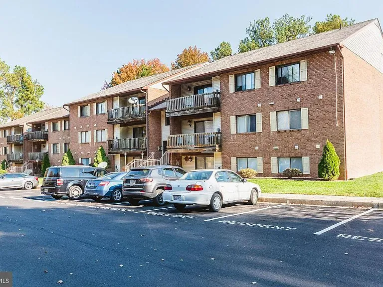1002 Magnolia Woods Ct #C — Photo 1