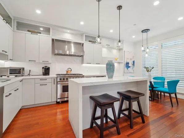 27 City Place #THB, White Plains, NY 10601