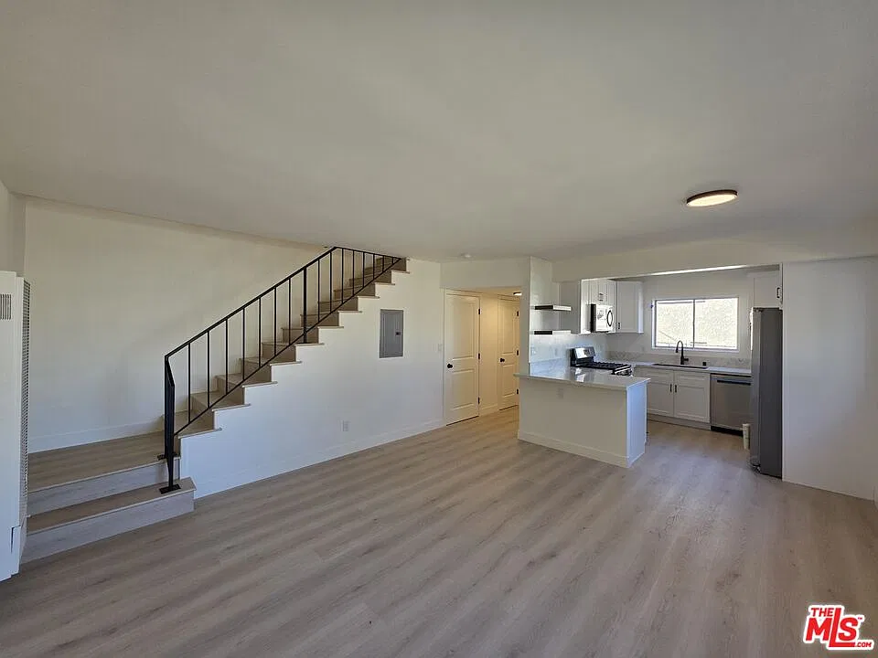 2 bed, 1.5 bath, 930 sqft, $2,600 — Photo 1