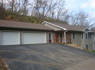 217 W Spring St, Mc Gregor, IA 52157