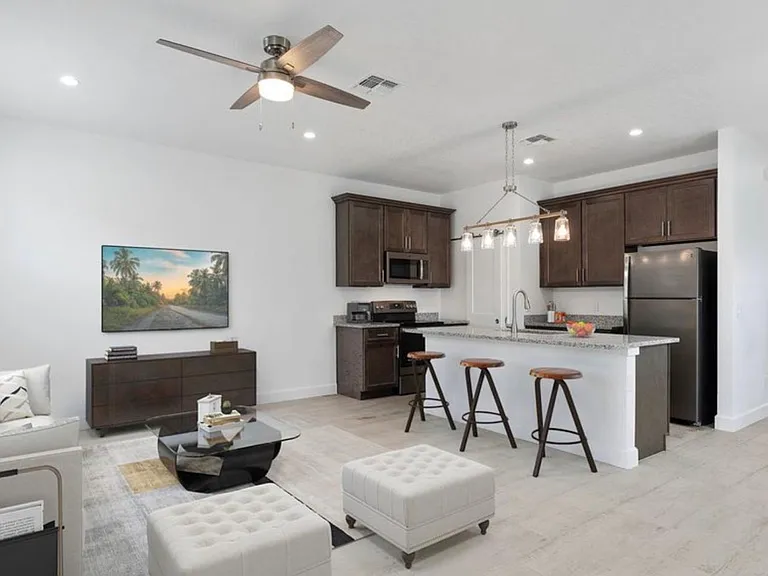 144 Luma Pl — Photo 2