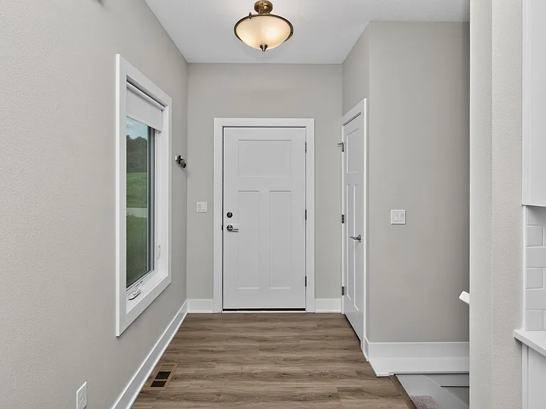 5638 Fernwood Dr — Photo 3
