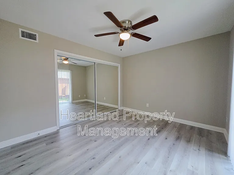 3430 Helix St #4 — Photo 7