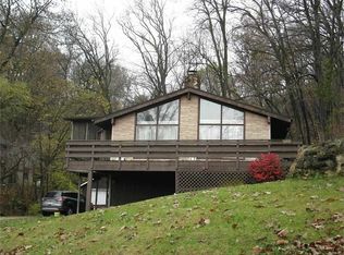 1855 Miller Rd, Dubuque, IA 52003