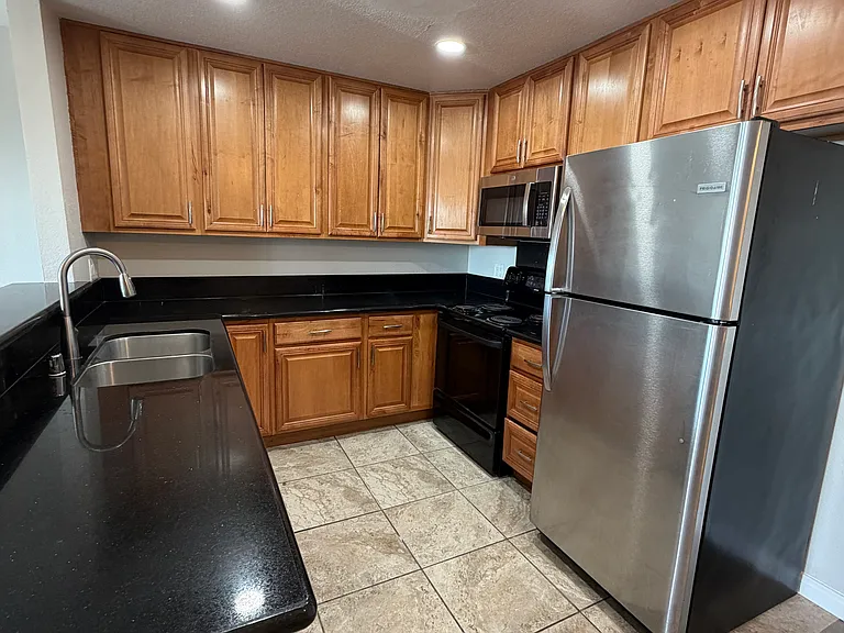 84 Kingswood Dr #5 — Photo 11