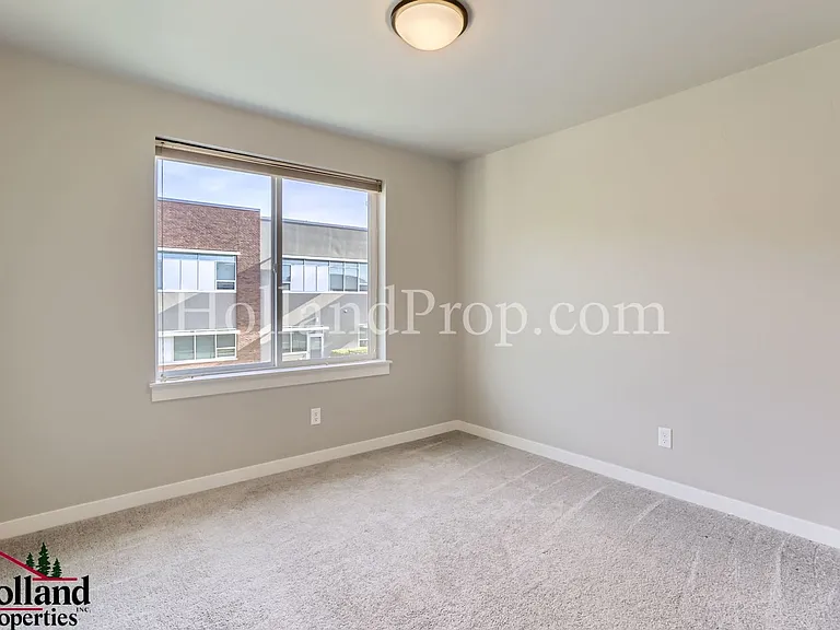 6503 SE Provence St — Photo 18