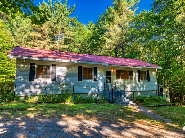 55 Dogwood St, Jay, NY 12941