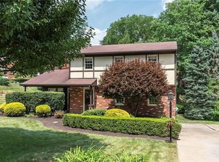 6803 Vickers Dr, Pittsburgh, PA 15236