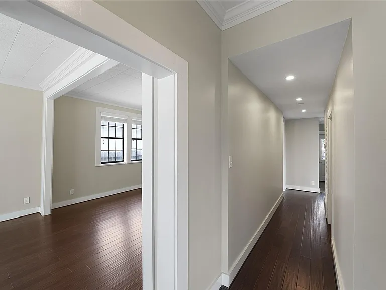 309 Pecore St — Photo 17