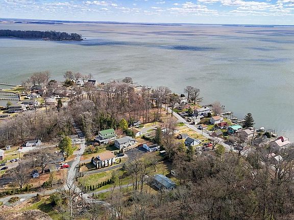 5th image of 2507 Island View Rd