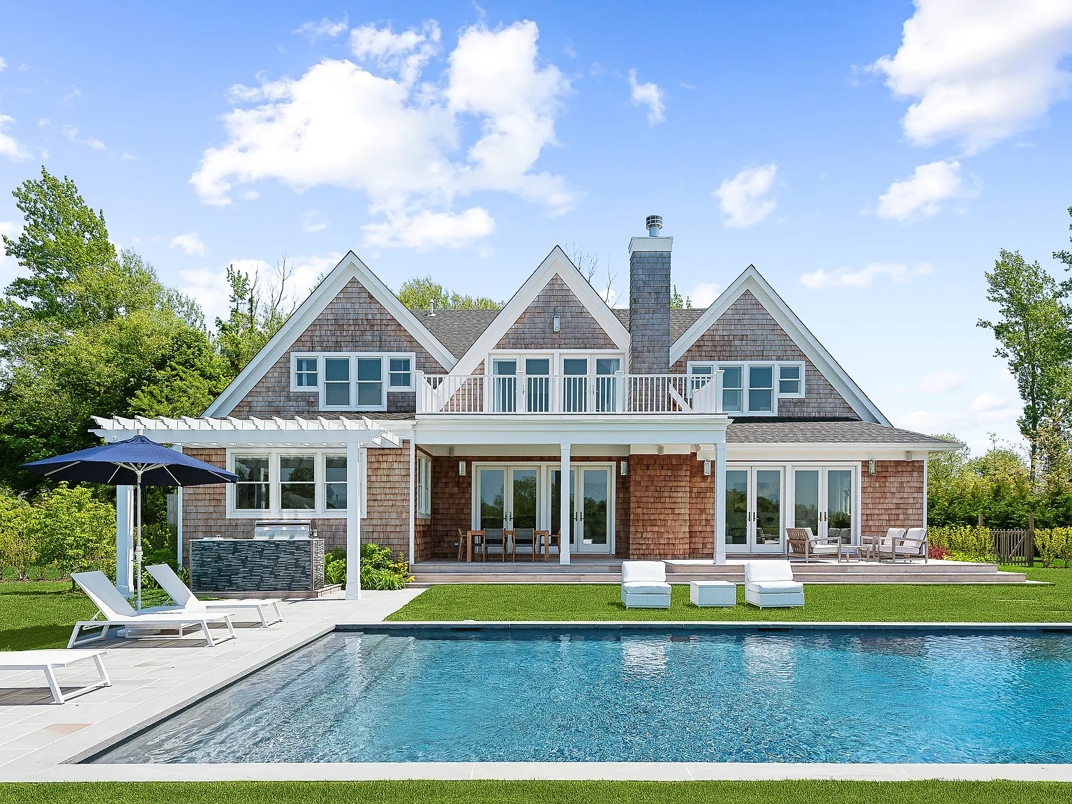Annual Rental In the Heart of Water Mill — Photo 2