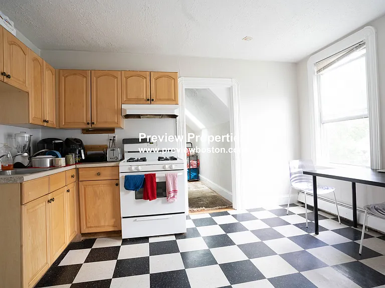 Gordon St — Photo 2