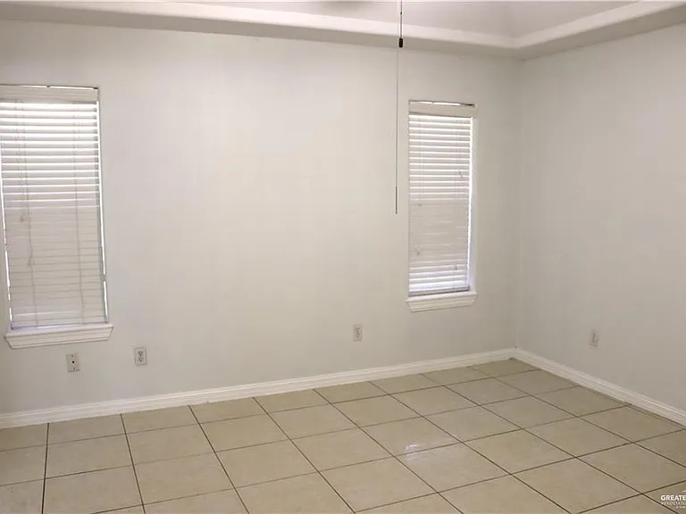 3804 W Kerria Ave — Photo 5