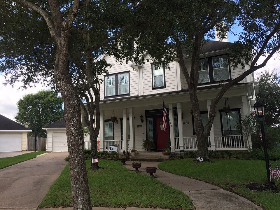 Great curb appeal!