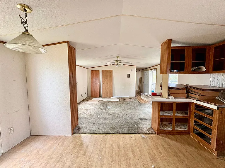 1128 S Gay Ave — Photo 3