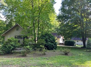 235 Lake Hosea Dr, Saluda, NC 28773