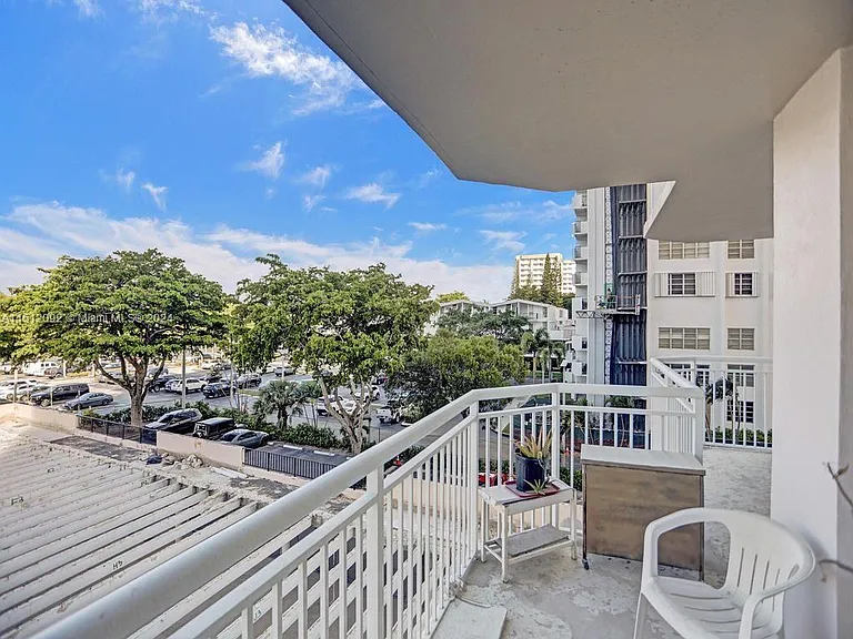 18051 Biscayne Blvd #304 — Photo 40