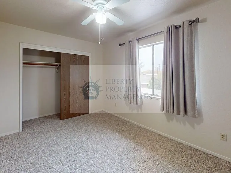 915 Kenwood Ave #2 — Photo 10