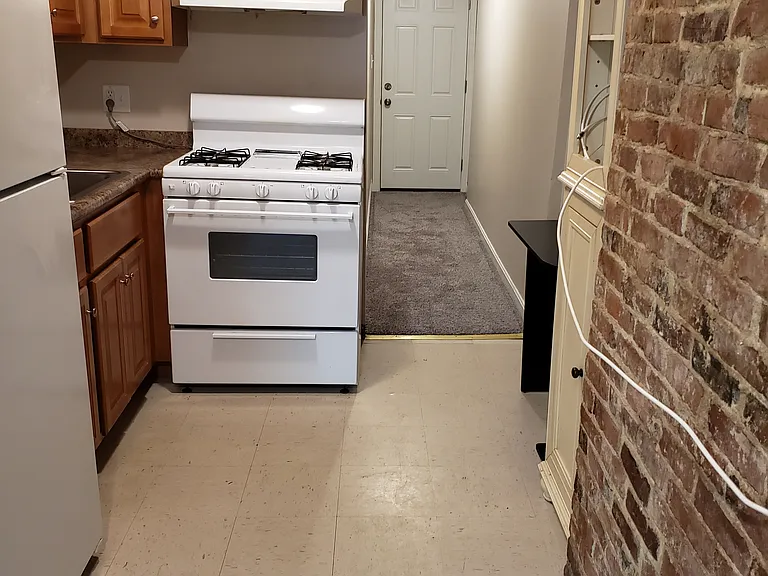 27 Hurd St #4 — Photo 12