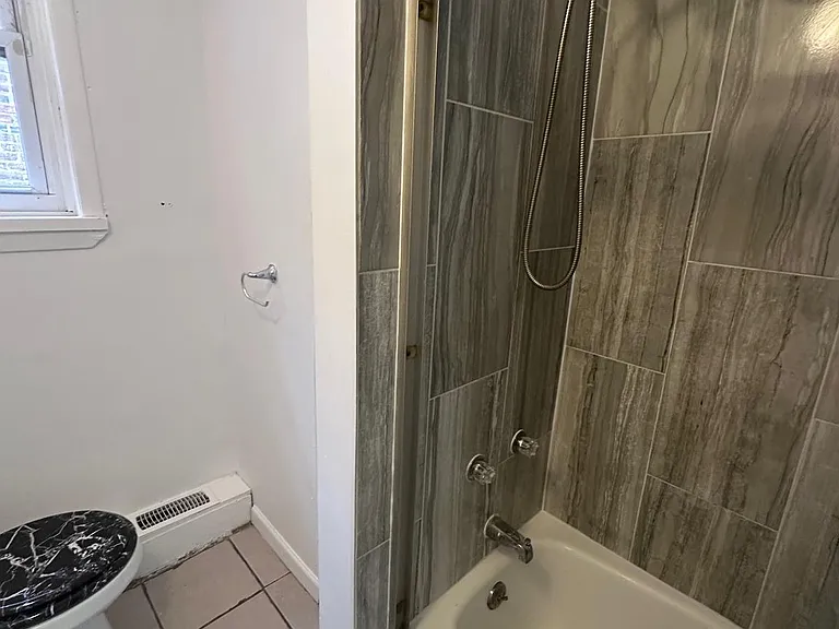 653 Beatty St #2 — Photo 14