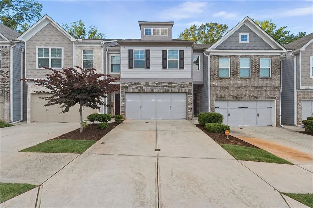 3 bed, 2.5 bath, 1742 sqft, $2,250 — Photo 2