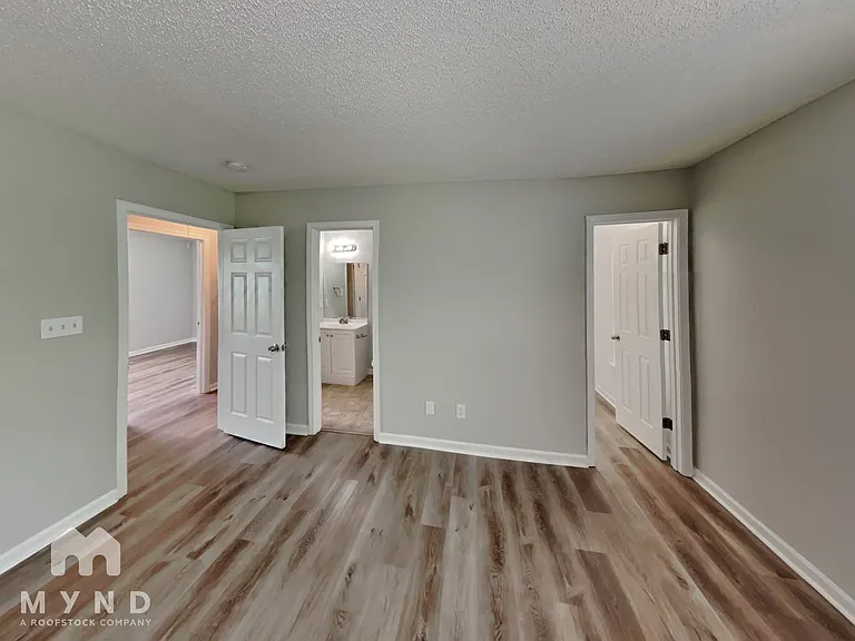 1219 Hunter Forest Ct — Photo 15