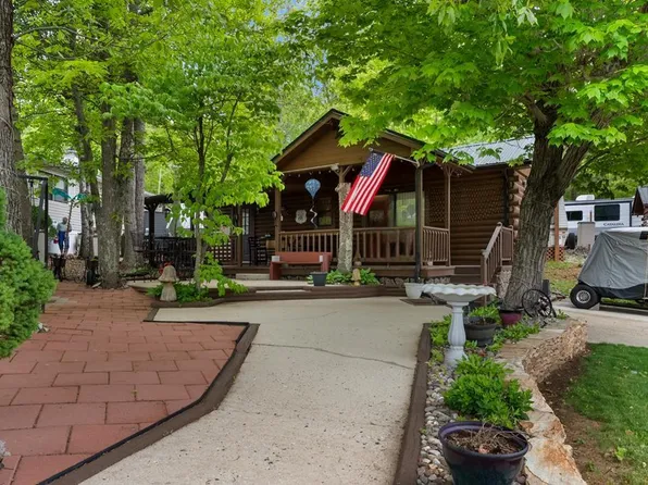 196 Natalie Cir, Hillsville, VA 24343