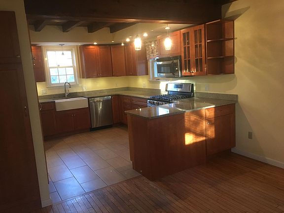 2nd image of 77 Rowell Rd E