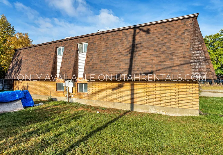 30 E 925 N — Photo 14