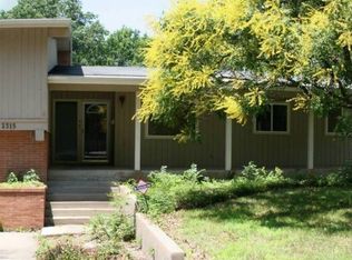 2315 SW Meadow Ct, Topeka, KS 66614