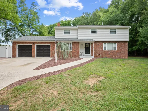 913 Lake Dr, Lawrence Township, NJ 08648