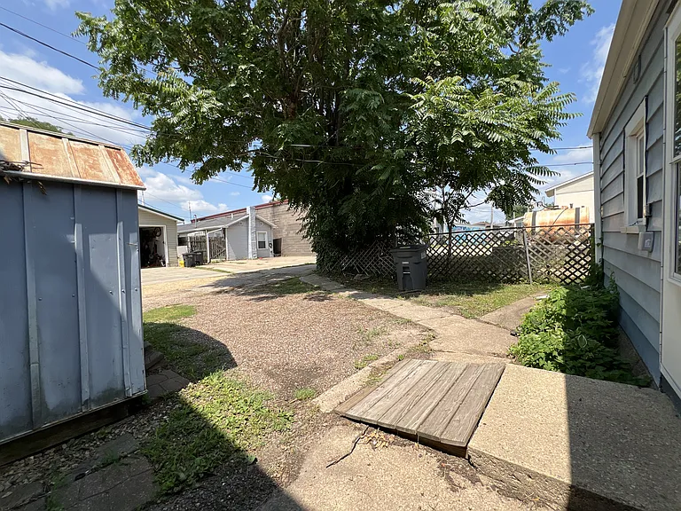 1227 Elm St — Photo 13