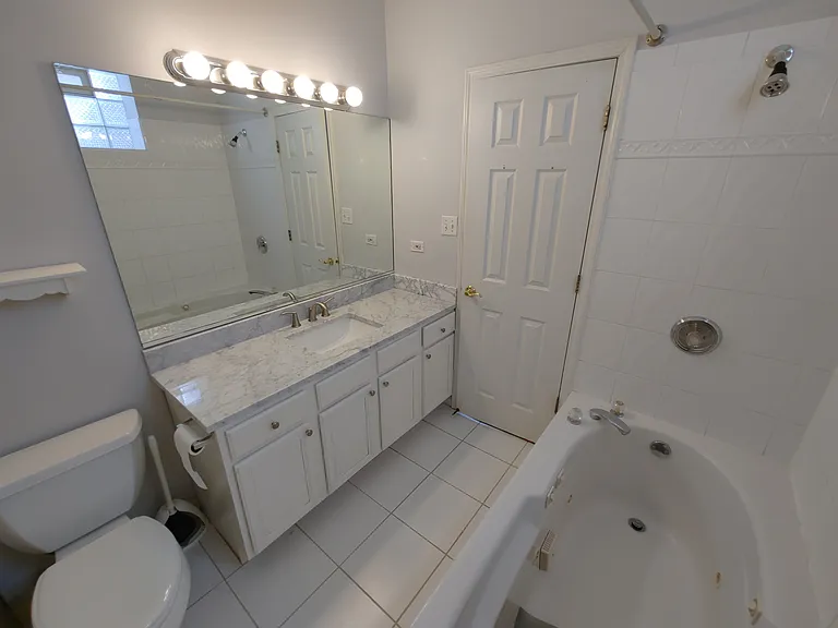 1102 N Marshfield Ave #1W — Photo 17