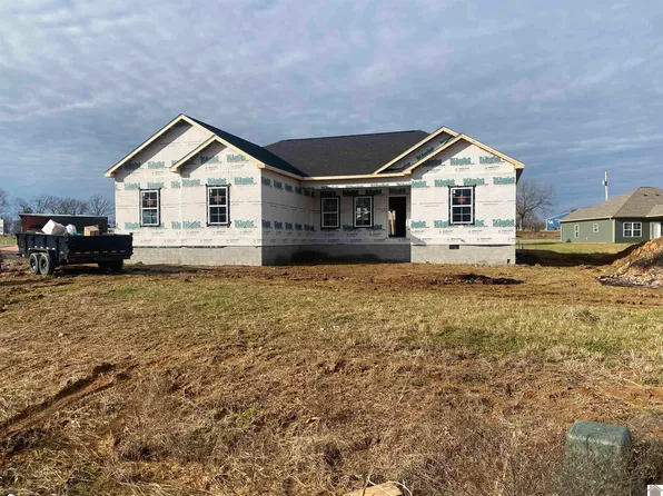 31 Fieldstone Cir, Cadiz, KY 42211