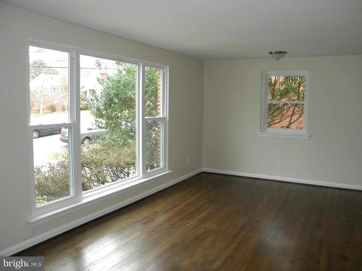 5 bed, 2.5 bath, 2624 sqft, $3,495 — Photo 2