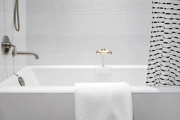 Rented by Extell Marketing Group LLC | media 7