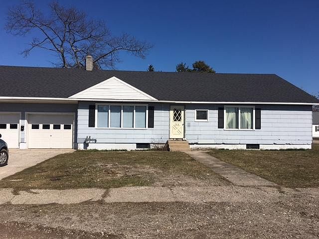 2nd image of 758 Linden St