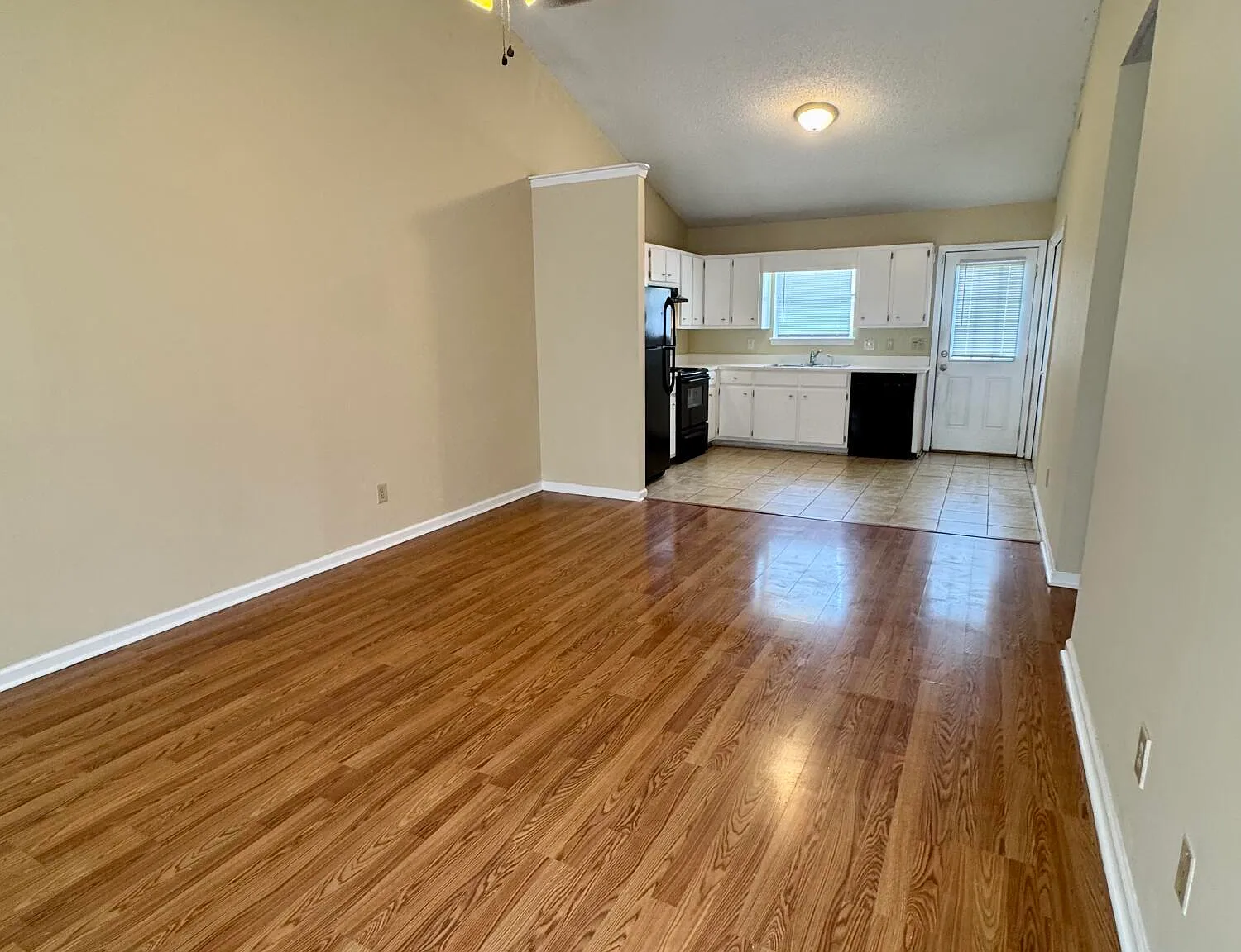 2 bed, 2.0 bath, $1,100 — Photo 4