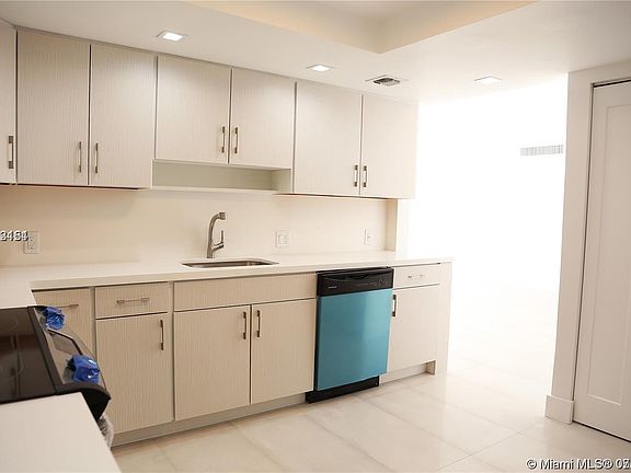 2nd image of 1627 Brickell Ave APT 1605