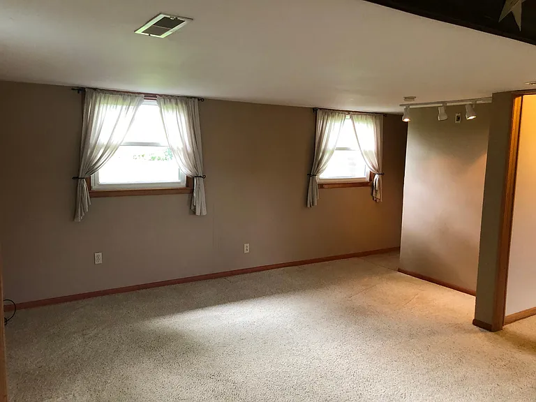 7336 Kyles Station Rd — Photo 22