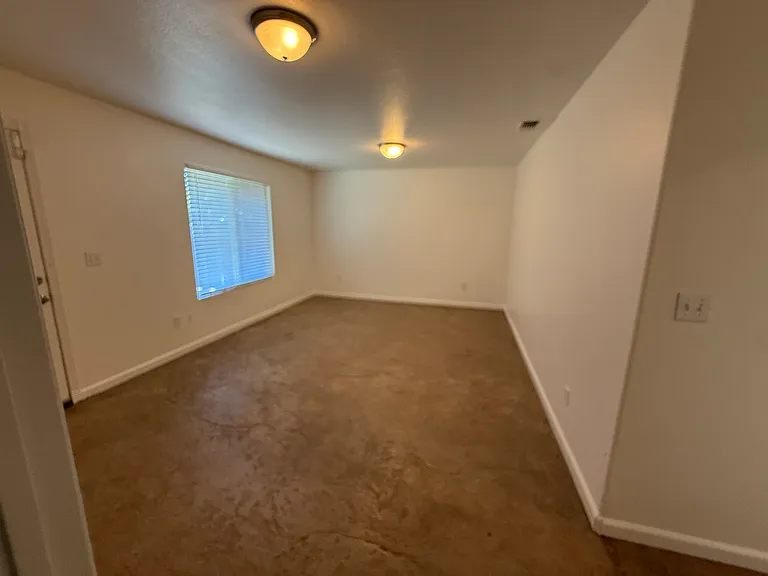 4316 Illinois Ave — Photo 10