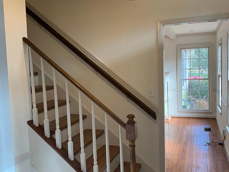 916 Greenbriar Cir — Photo 13