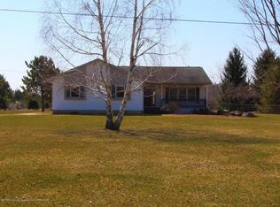 8670 Hawk Dr, Eaton Rapids, MI 48827